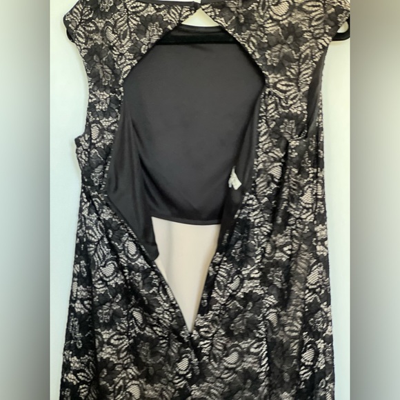 Maggy London Black lace dress. Size 8. - Picture 4 of 5